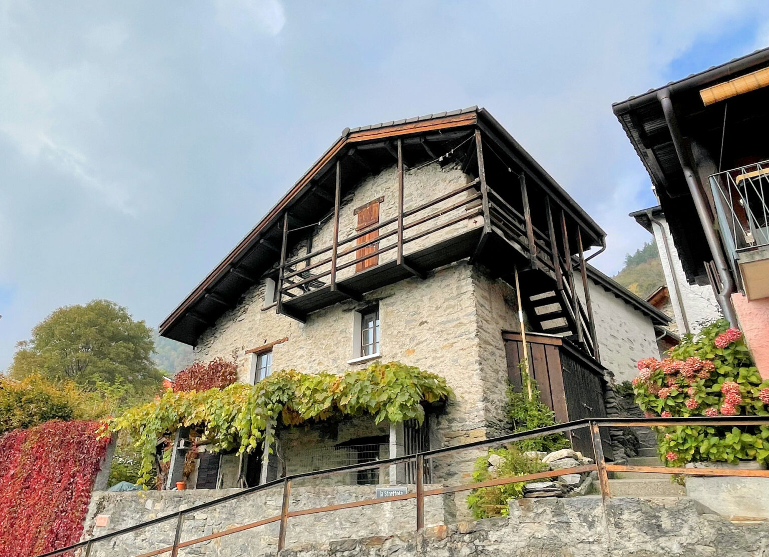 Originale casa rustica in Val Morobbia per amanti della tranquillità