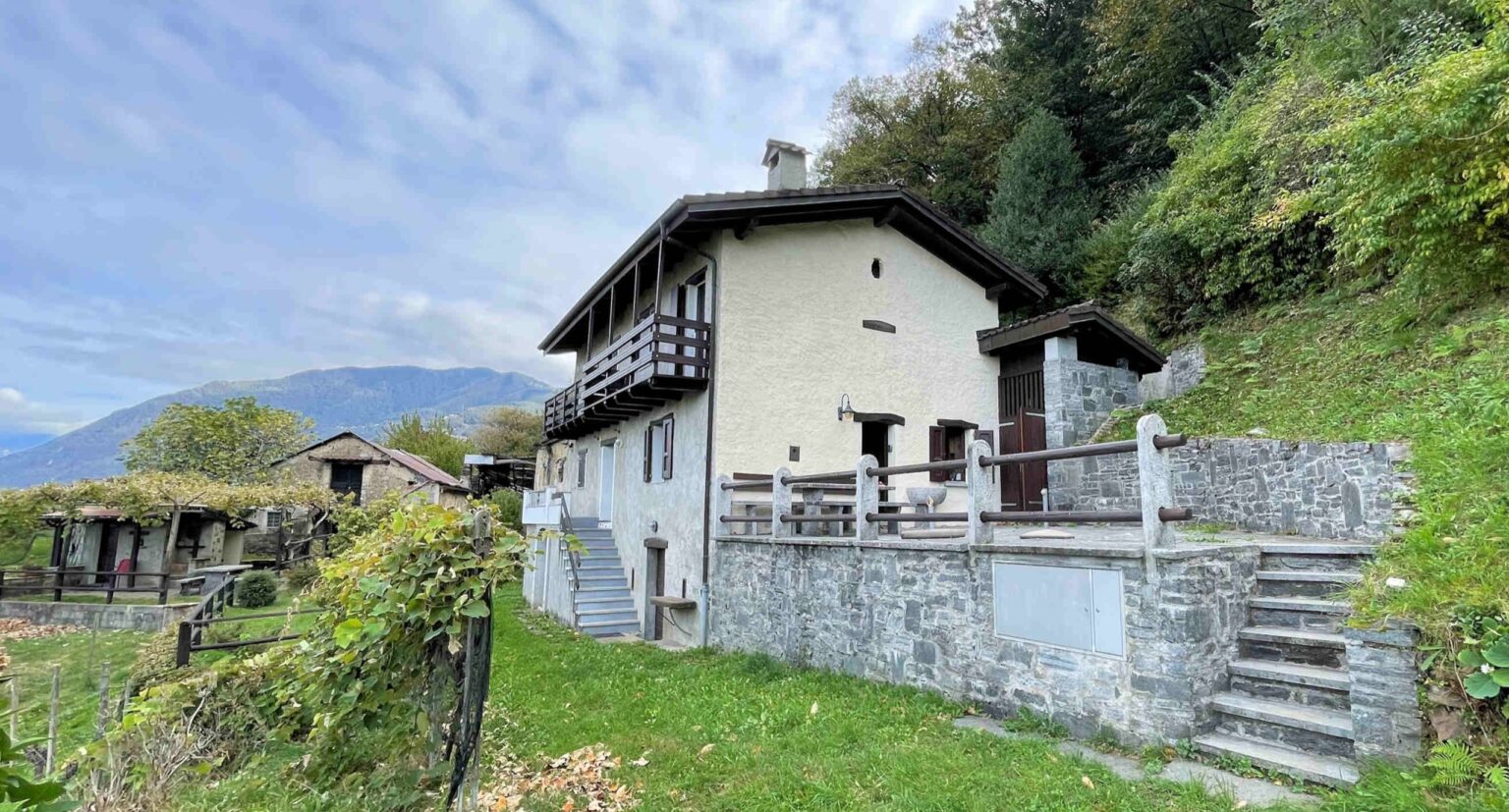 Casa rustica molto ben ristrutturata con stupenda vista panoramica